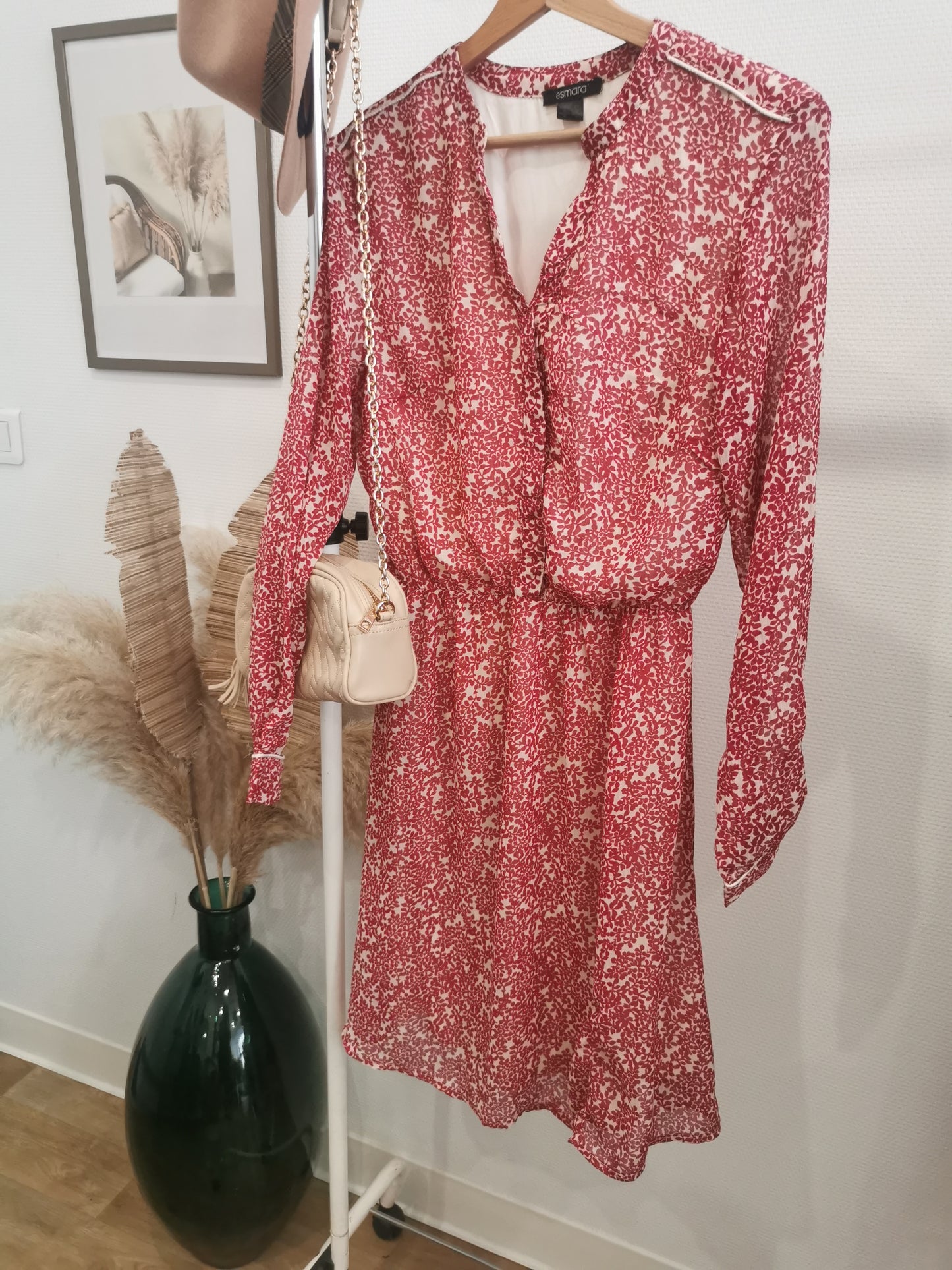 Robe à motifs rouge et beige