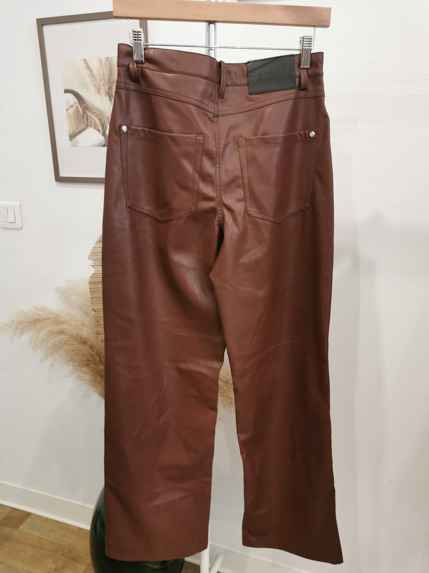 Pantalon simili cuir Bershka