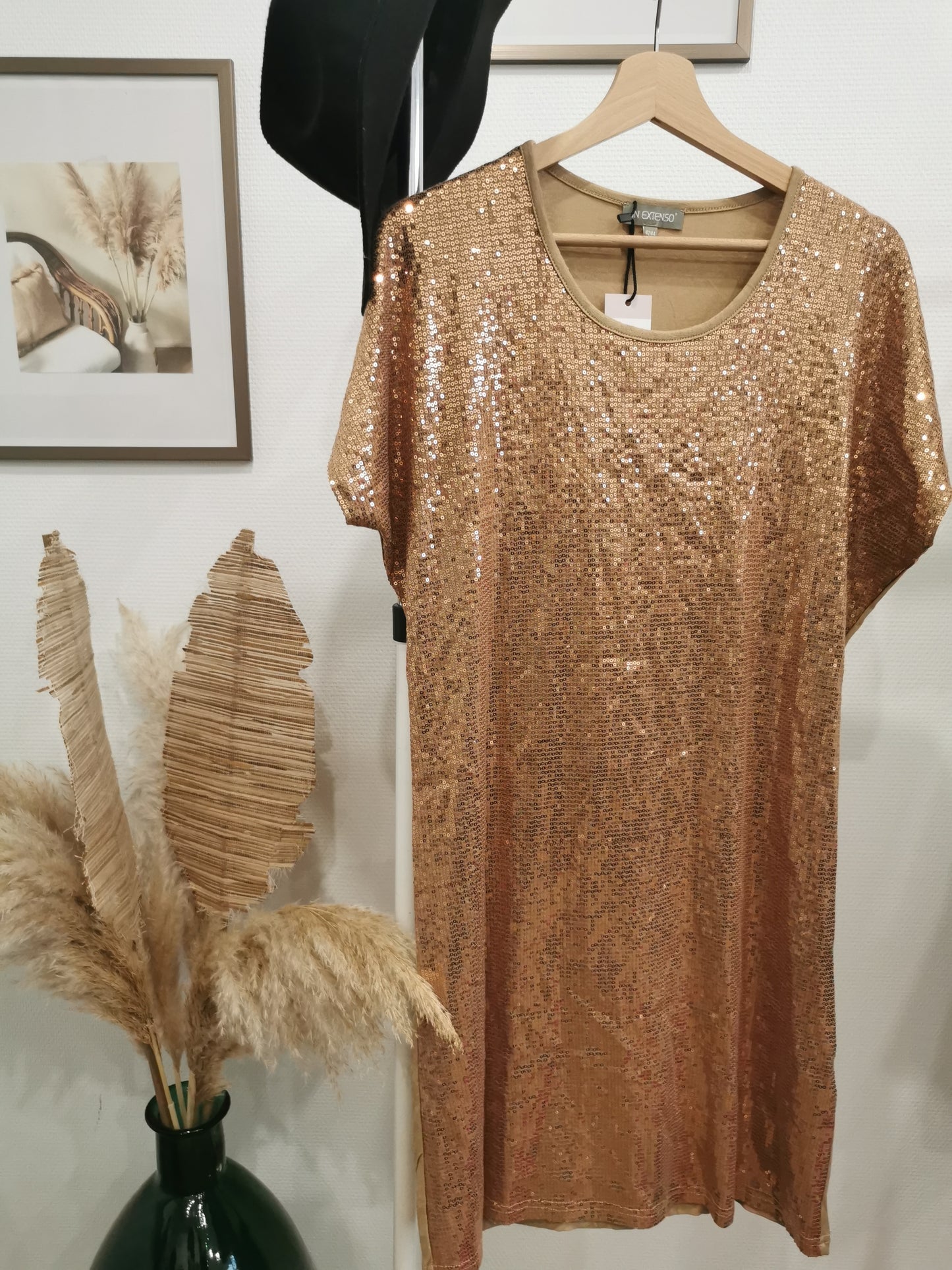 Robe à sequins dorés