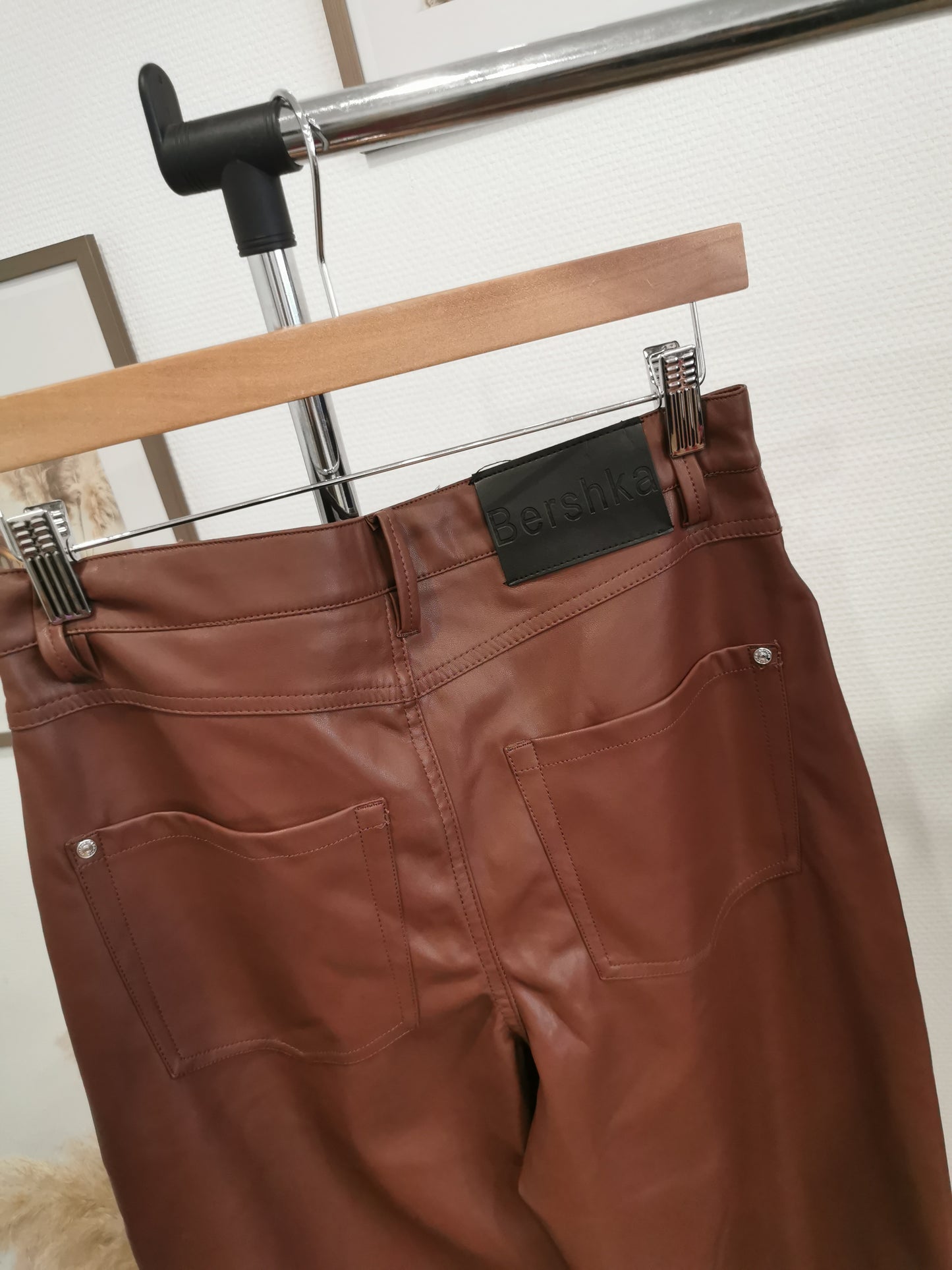 Pantalon simili cuir Bershka